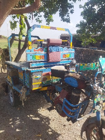 રીક્ષા વેચવાની છે.
