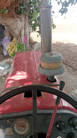 ટ્રેક્ટર વેચવાનું છે