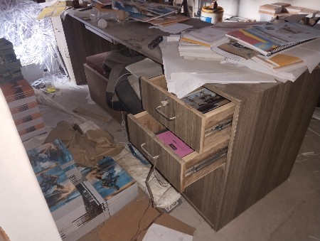 Office Table 9ft 25000rs price