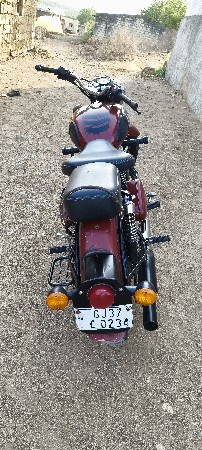 વેચવાની છે
