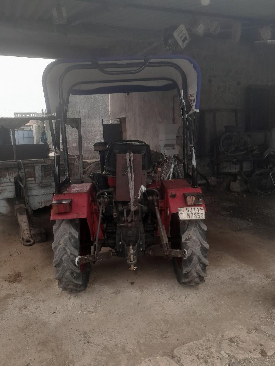 ટ્રેક્ટર વેચવાનું છે