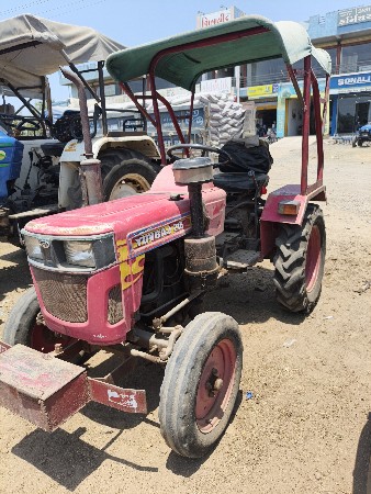 ટ્રેક્ટર વેચવાનું છે