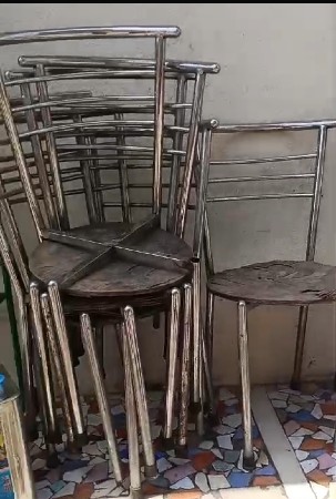 સ્ટીલ ની ખુરસી