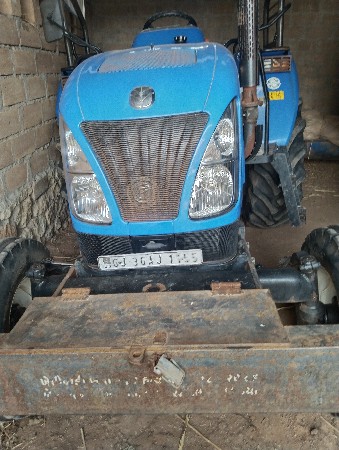ટ્રેક્ટર વેચવાનું છે