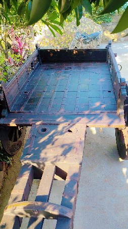 ગાદલો વેચવાનો છે