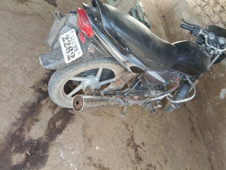 આ ટુવીલર વેચવાની છે