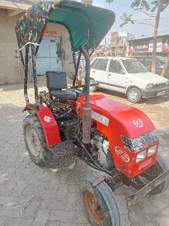 મિની ટ્રેક્ટર વેસવાનુ છે