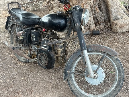 બુલેટ વેચવાનું છે.