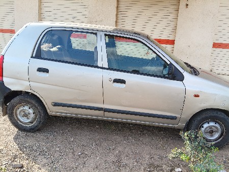 ફોરવિલ કાર વહેંચવાની છે