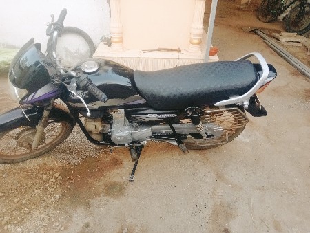વેચવાની છે cd deluxe વેચવાનું છે