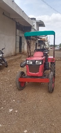 યુવરાજ આખો સેટ વેચવાનો છે
