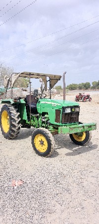 ટ્રેક્ટર વેચવાનું છે