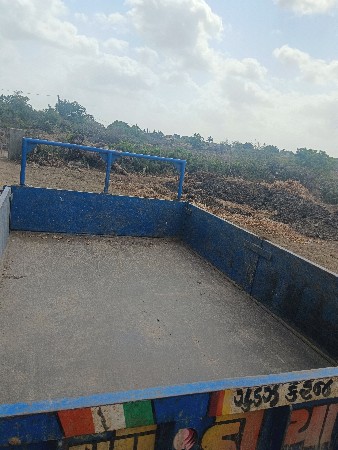 ટો‌લી વેચવાની છે