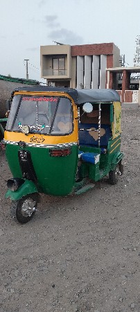 CNG riksha 2