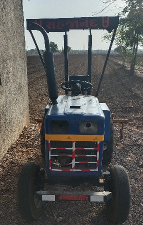 મીની ટેકટર વેચવાનું છે.