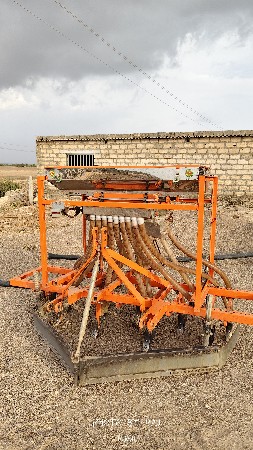 ઓરની વેચવાની છે .