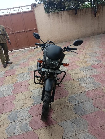 મોટર સાઇકલ વેચવાની છે