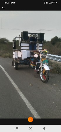 રીક્ષા વેચવાની છે