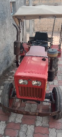 ટ્રેક્ટર વેચવાનું છે