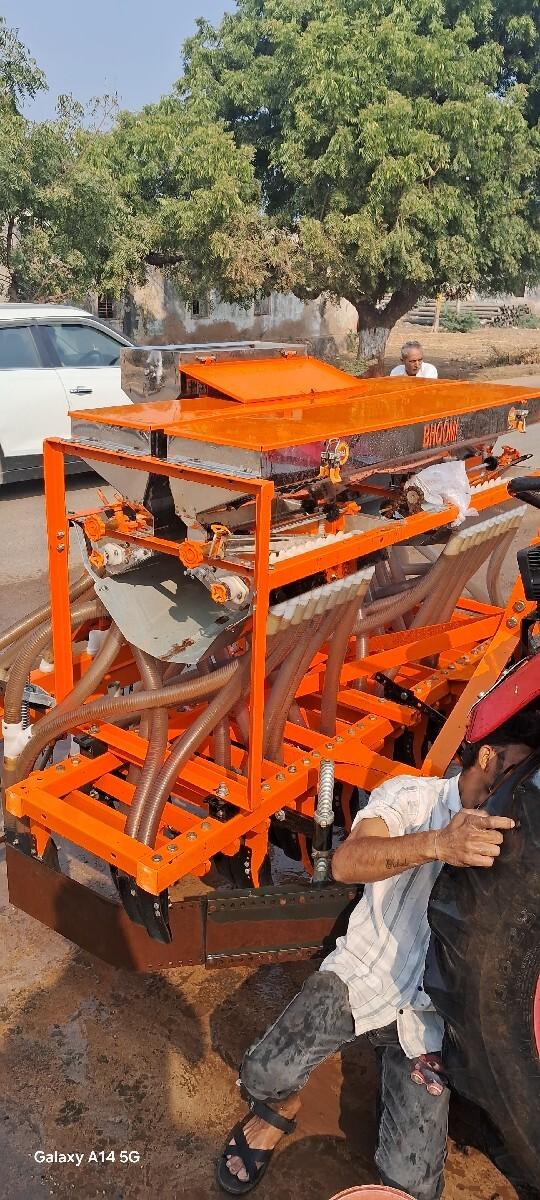વેચવાની છે