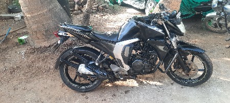 YAMAHA FZ V2