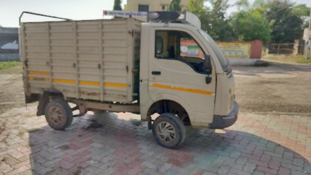 tata sota hathi