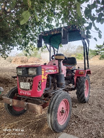 યુવરાજ ટ્રેક્ટર વેચવાનુ છે