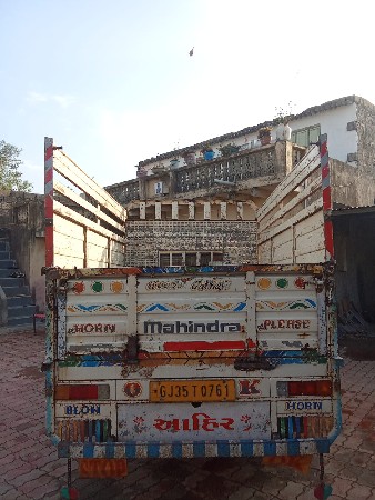 બોલેરો પીકપ સાદી ગાડી