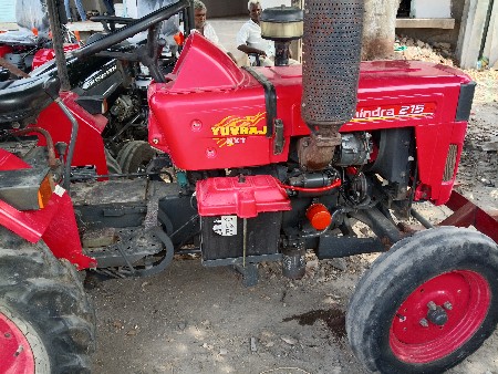 મીની ટ્રેકટર વેચવાનું છે.