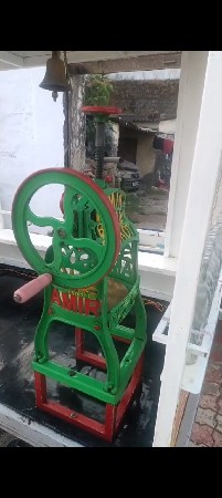 ગુલ્લા મશીન ની  રેકડી