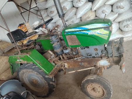 મીની ટ્રેક્ટર વેચવાનું છે