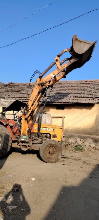 લોડર વેચવાનું છે
