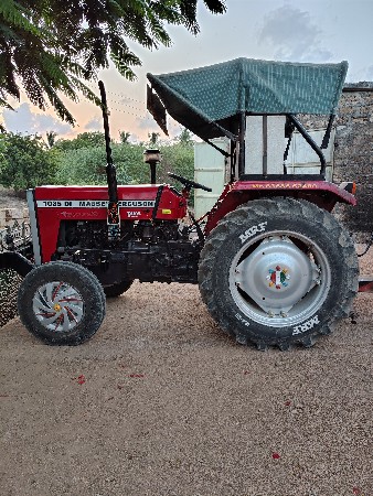 ટ્રેક્ટર વેચવાનું છે