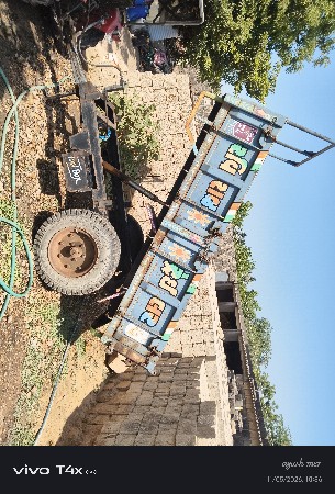 આ ટ્રેક્ટર વેચવા નું છે