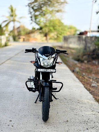 Honda shine 
model 11 11 2022