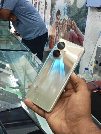 realme 10 pro plus 
8/128