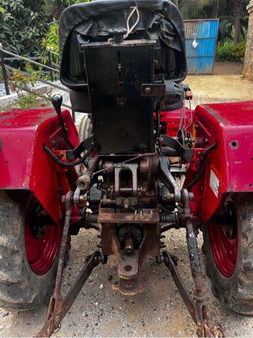 મહિન્દ્રા યુવરાજ 215