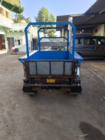 રીક્ષા વેચવા ની છે