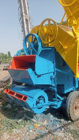 યોગિ નું થ્રેસર છે.