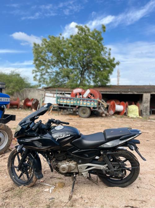 પલસર 220 સીસી વેચવાનું છે