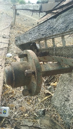 ટાયર ને ધરો વેચવા ના છે