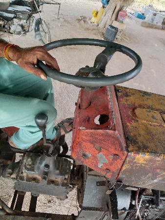 મીની ટેકટર વેચવાનું છે