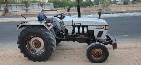 ટ્રેક્ટર વેચવાનું છે