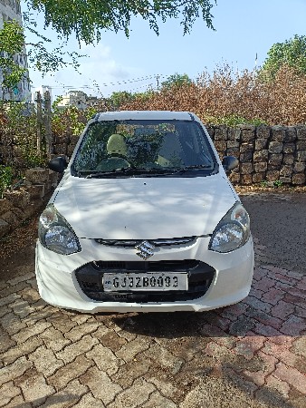 ફોરવીલ કાર વેચવાની છે.