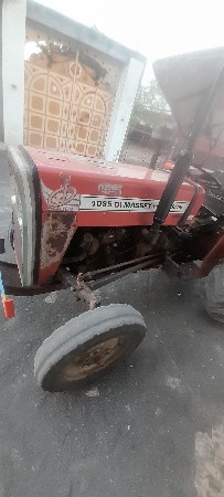 ટ્રેક્ટર વેચવાનું છે