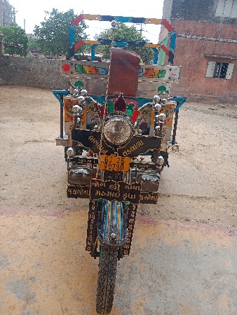 આ રીક્ષા વેસવાની છે