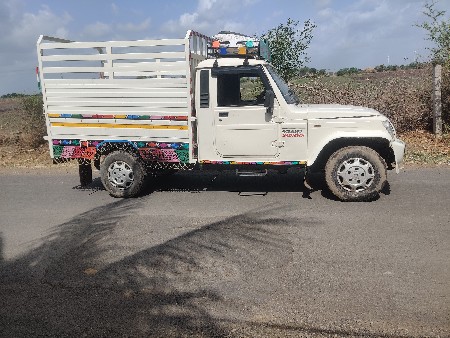 બોલેરો સાદી ગાડી
