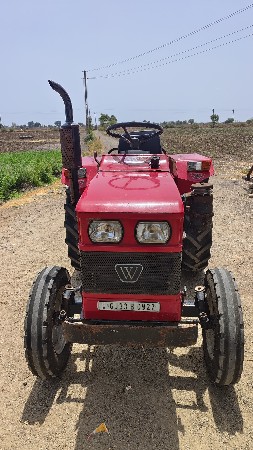 ટ્રેક્ટર વેચવાનું છે