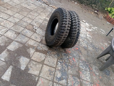 જેસીબી કંપનીના 916 ના ટાયર વેચવાના
