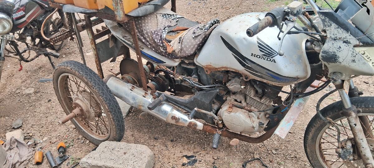 દવા સાટવા ની મોટર સાયકલ